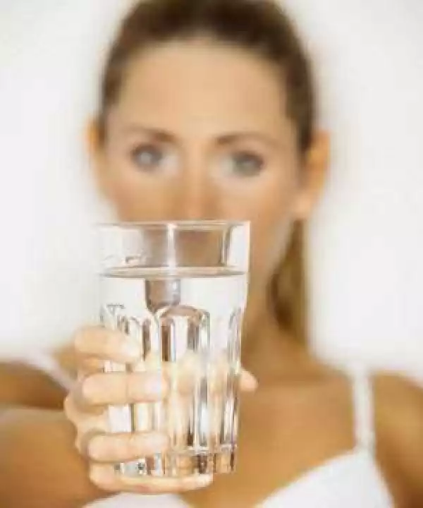Guys, How Heavy Is This Glass Of Water ?